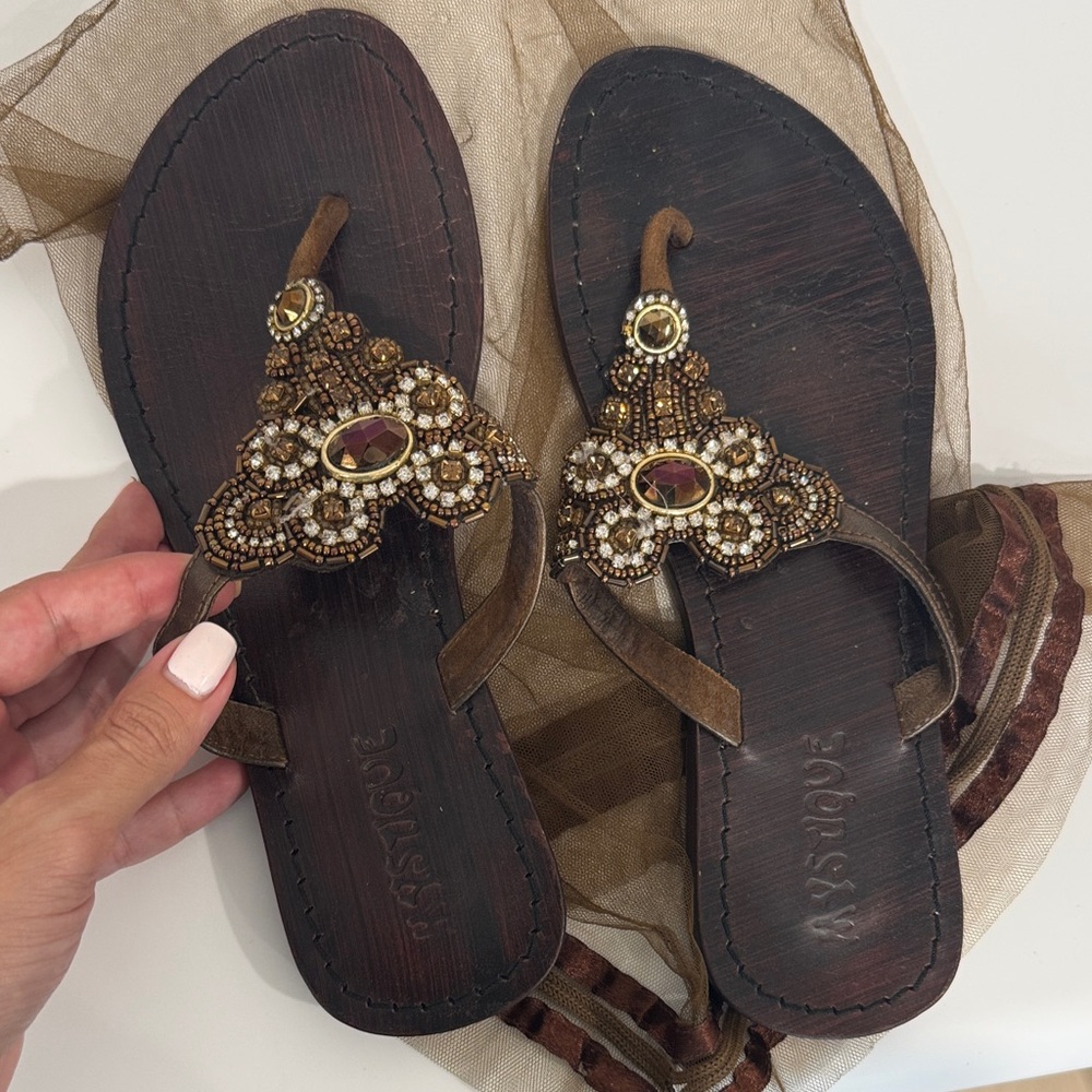 Mystique brown sandal